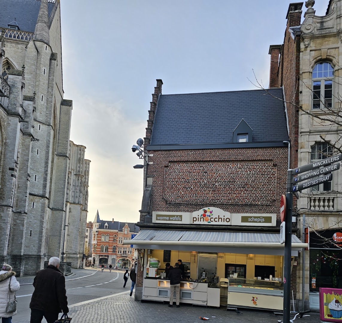 Pinocchio Waffles and Ice Cream · Foto’s 2