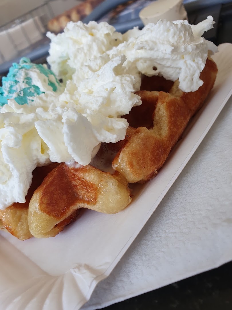 Pinocchio Waffles and Ice Cream · Foto’s 12