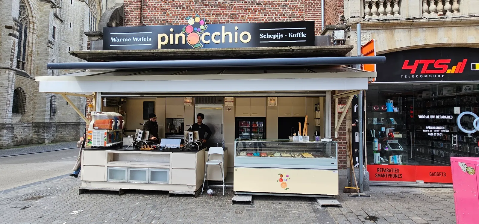 Pinocchio Waffles and Ice Cream · Foto’s 5
