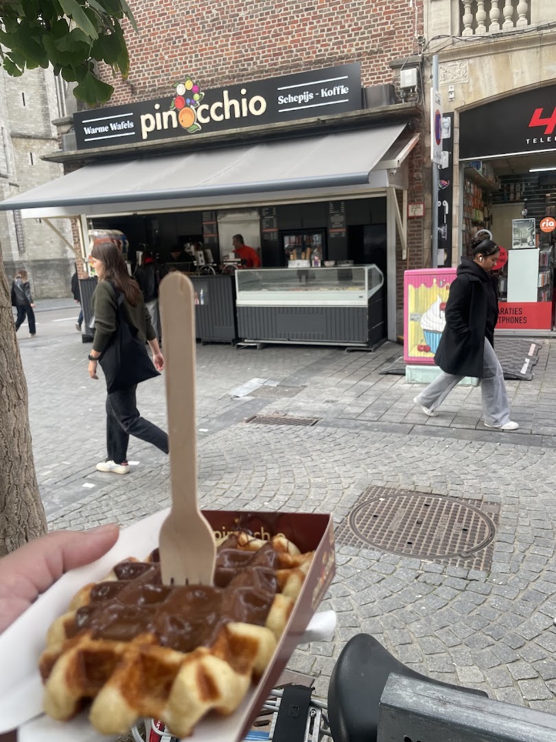 Pinocchio Waffles and Ice Cream · Foto’s 8
