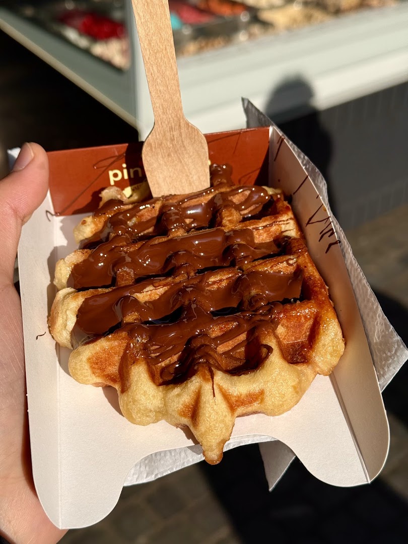 Pinocchio Waffles and Ice Cream · Foto’s 6